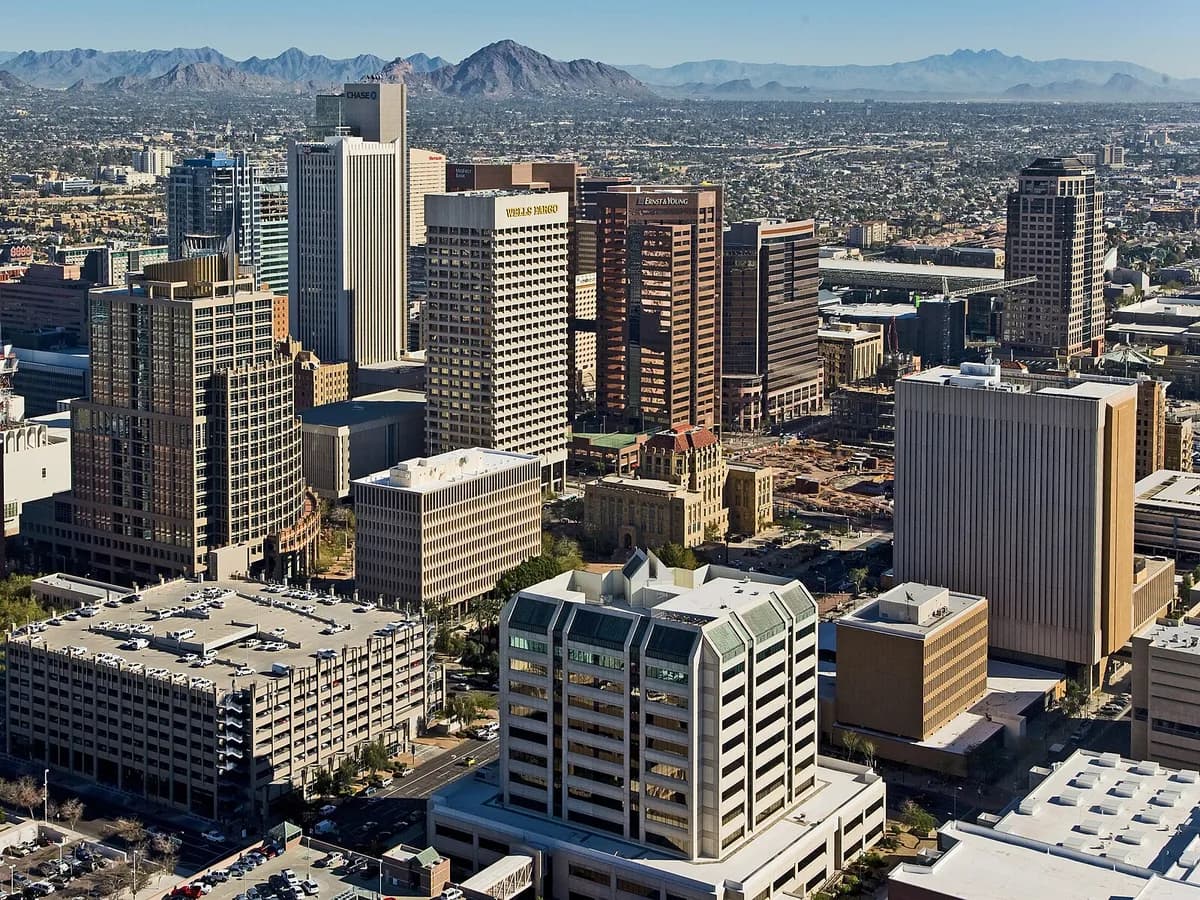 Phoenix hotels with kitchens
