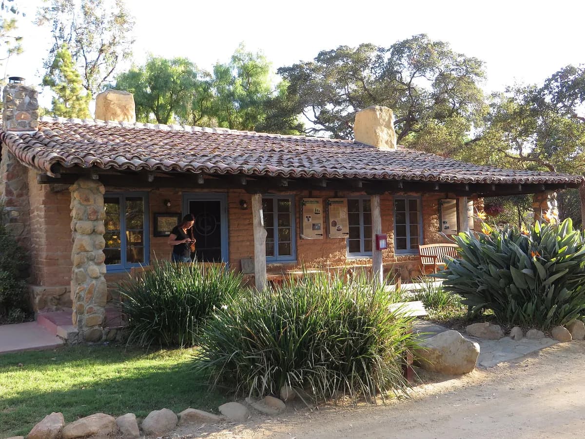 Carlsbad hotels with kitchens