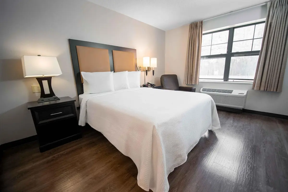 Hotels with kitchens in Ramsey