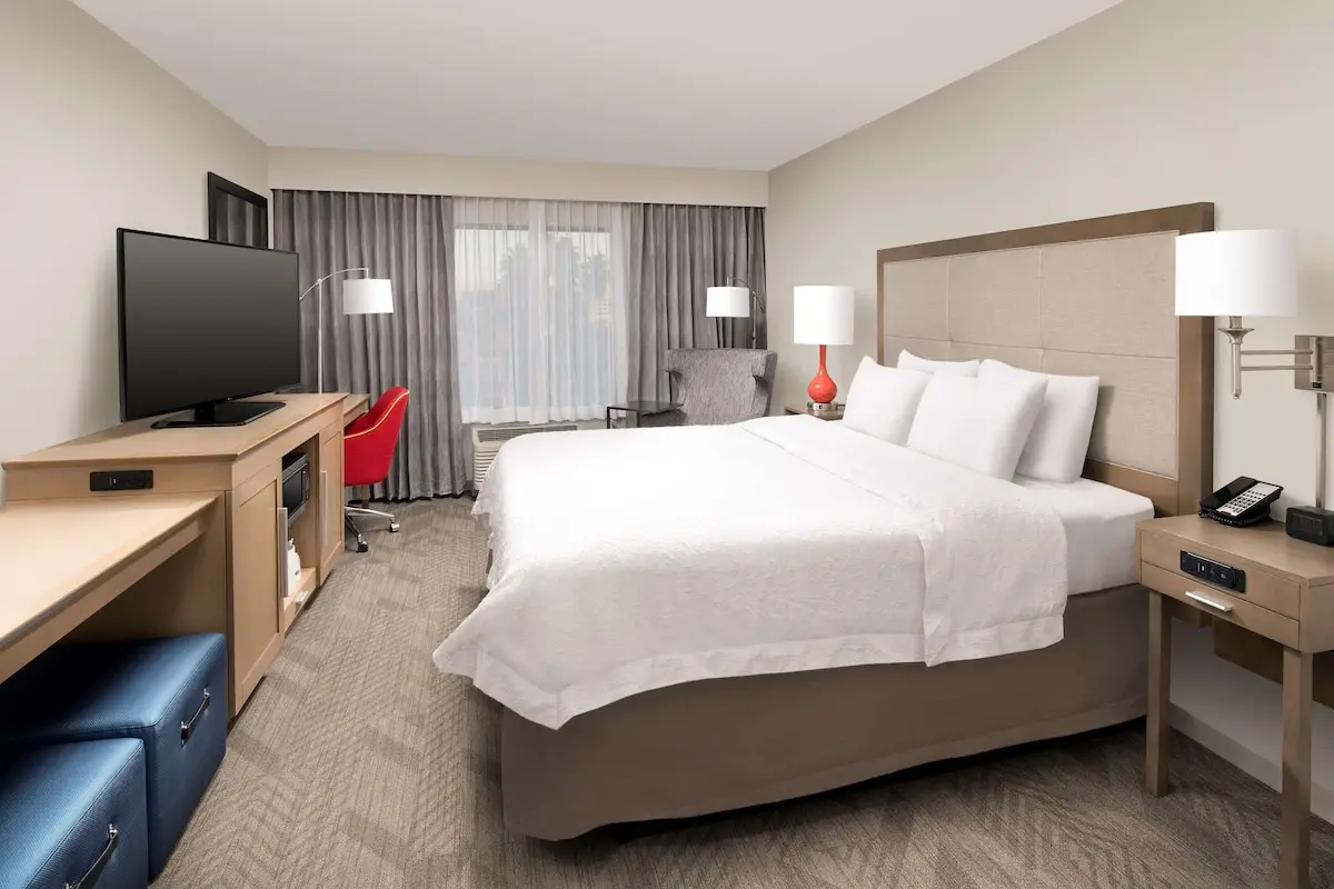 Hotels with kitchens in Garden Grove