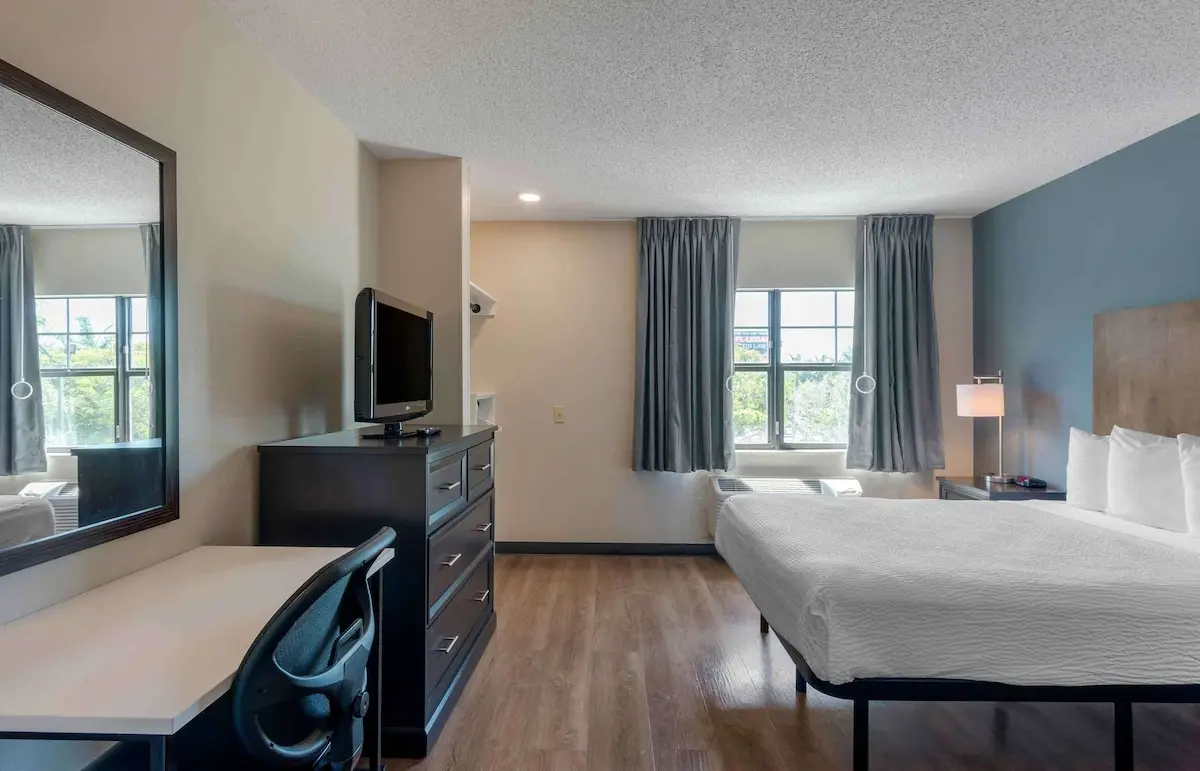 Hotels with kitchens in San Mateo
