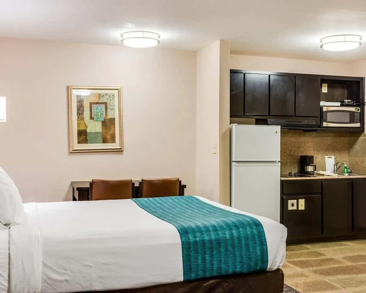 Suburban Studios Avondale hotel photo 1 in Westwego, Louisiana