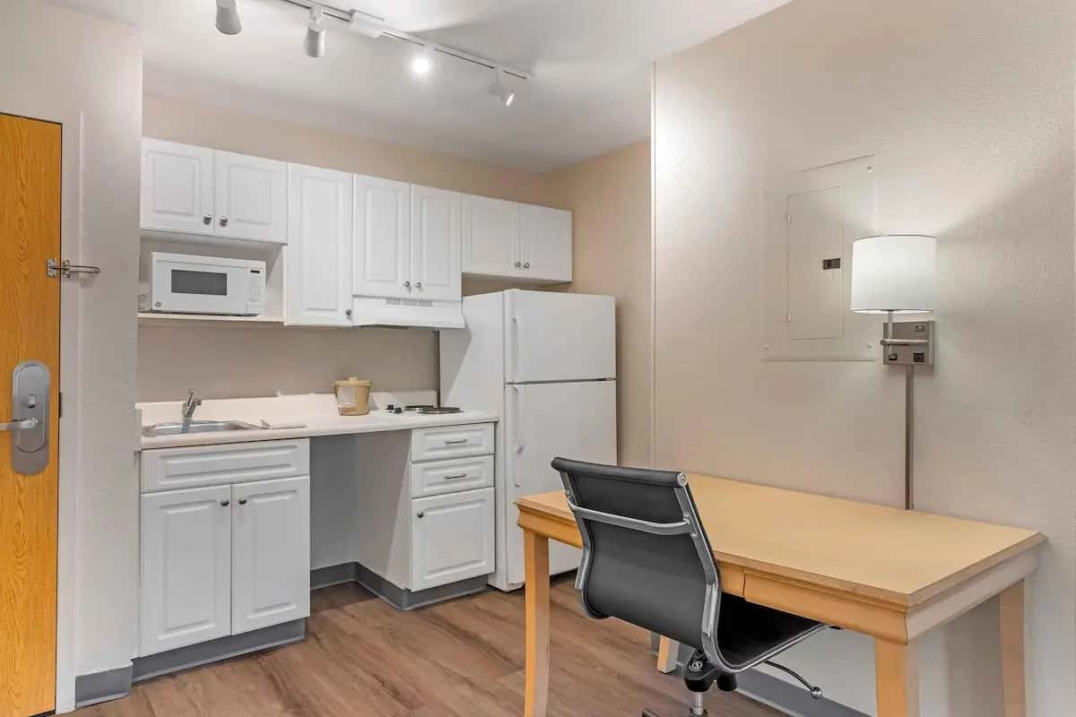 Extended Stay America Suites Orlando Conv Ctr Universal Blvd hotel photo 1 in Orlando, Florida