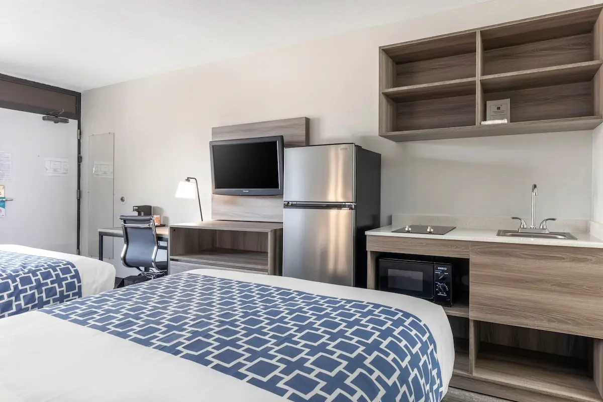 Suburban Studios Tysons Corner hotel photo 1 in Vienna, Virginia
