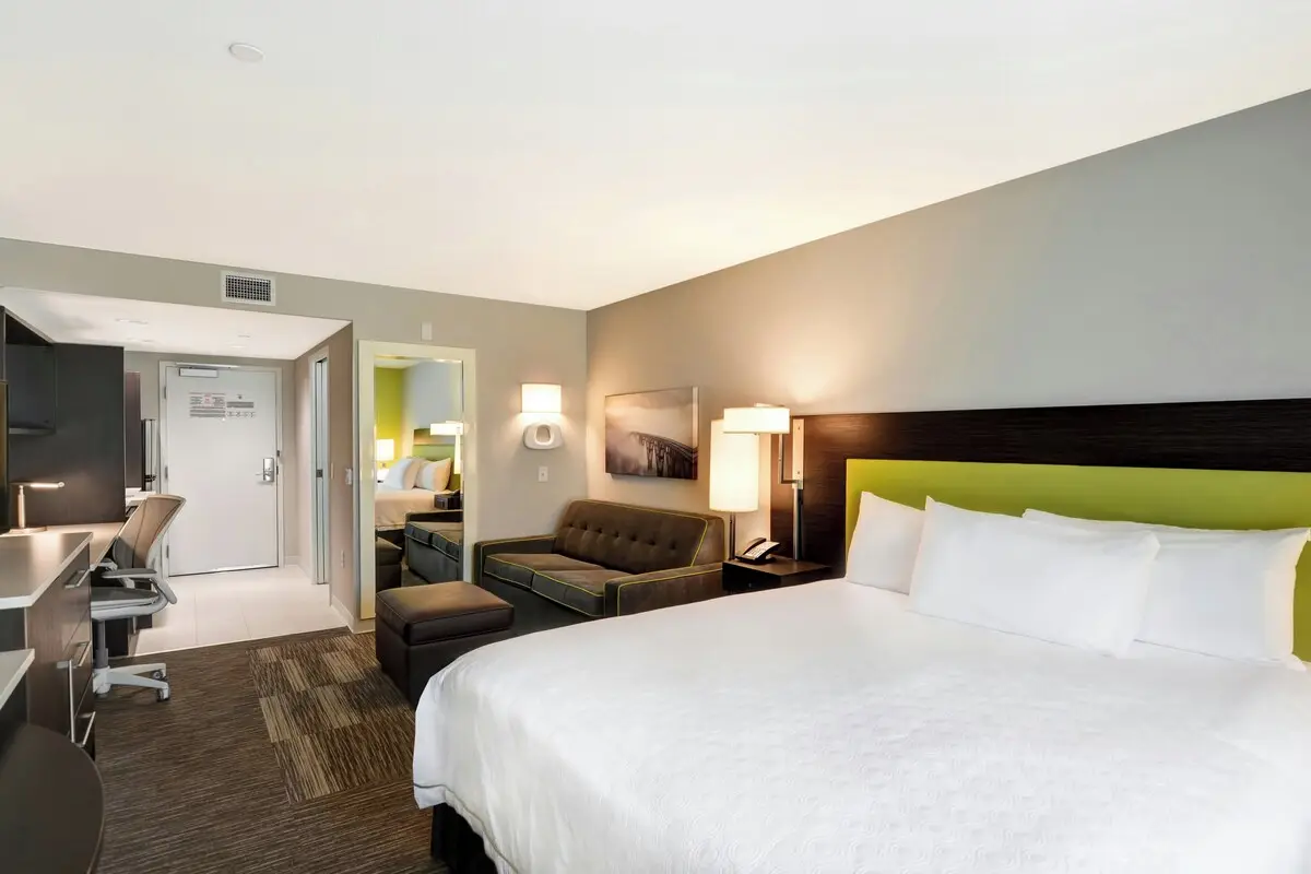 Hotels with kitchens in Azusa