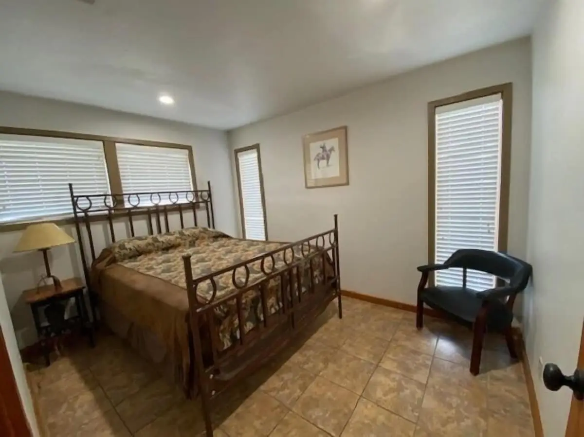 Hotels with kitchens in Bandera