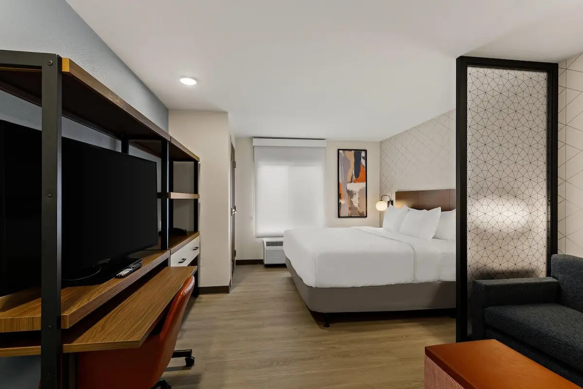 Hotels with kitchens in Newnan