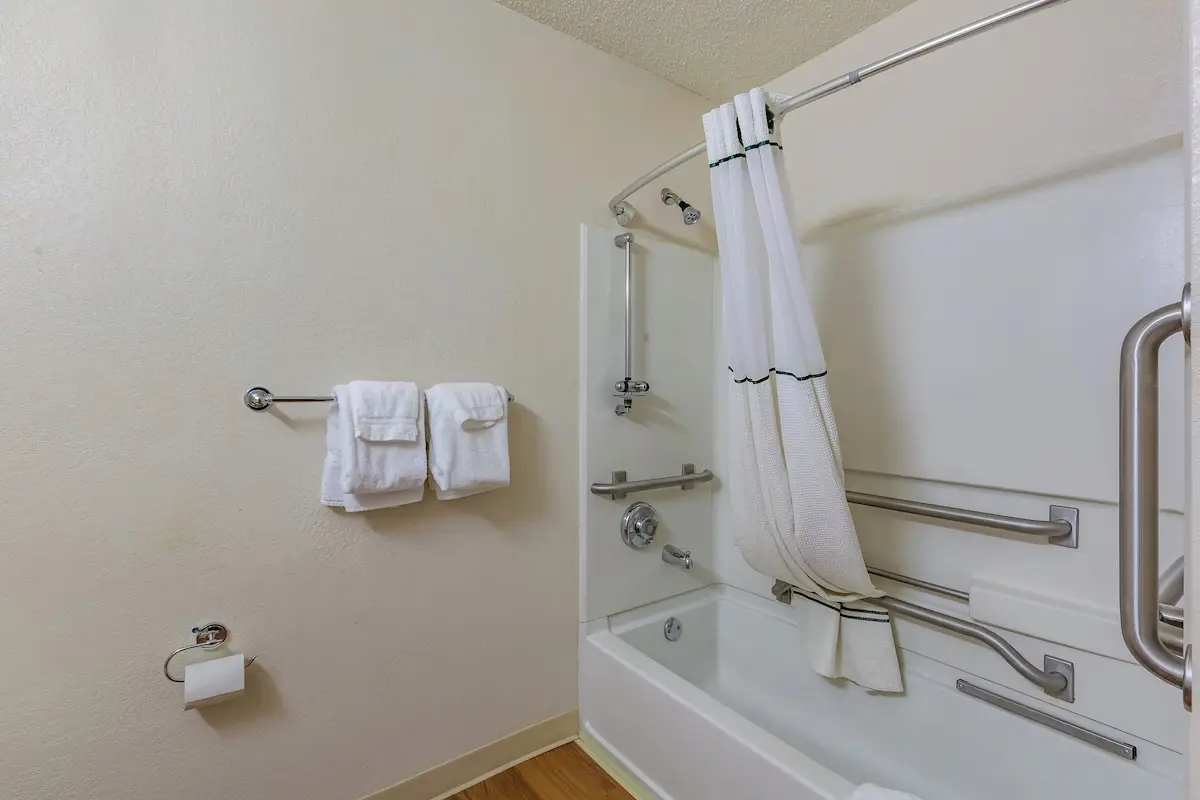 Hotels with kitchens in Chamblee