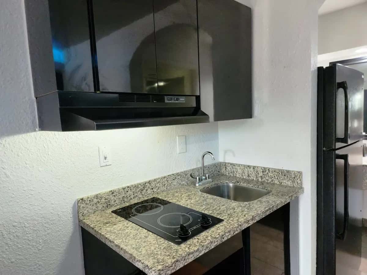 Express Inn Tomball hotel photo 1 in Tomball, Texas