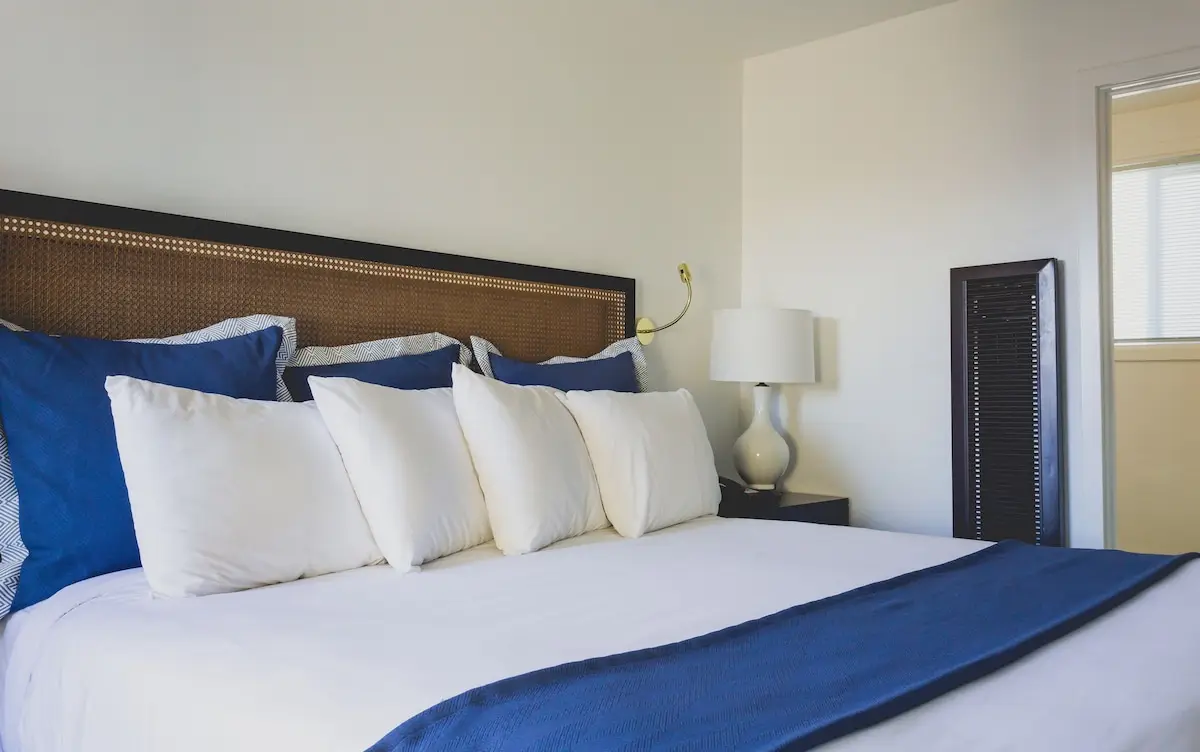Hotels with kitchens in Daly City