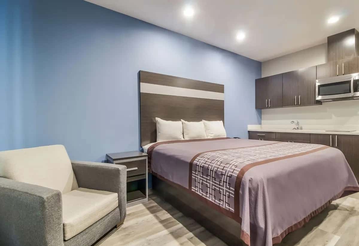 Studio 6 Deer Park, TX hotel photo 1 in Deer Park, Texas