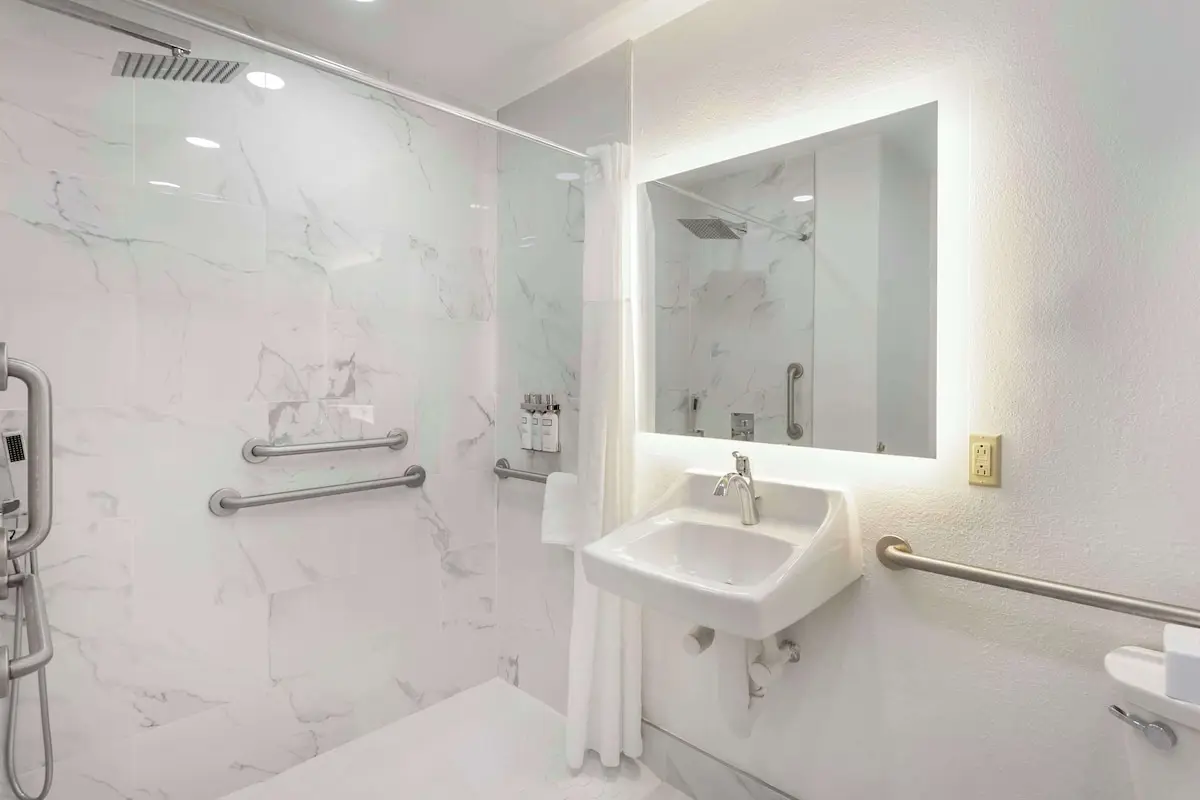 Hotels with kitchens in Horsham