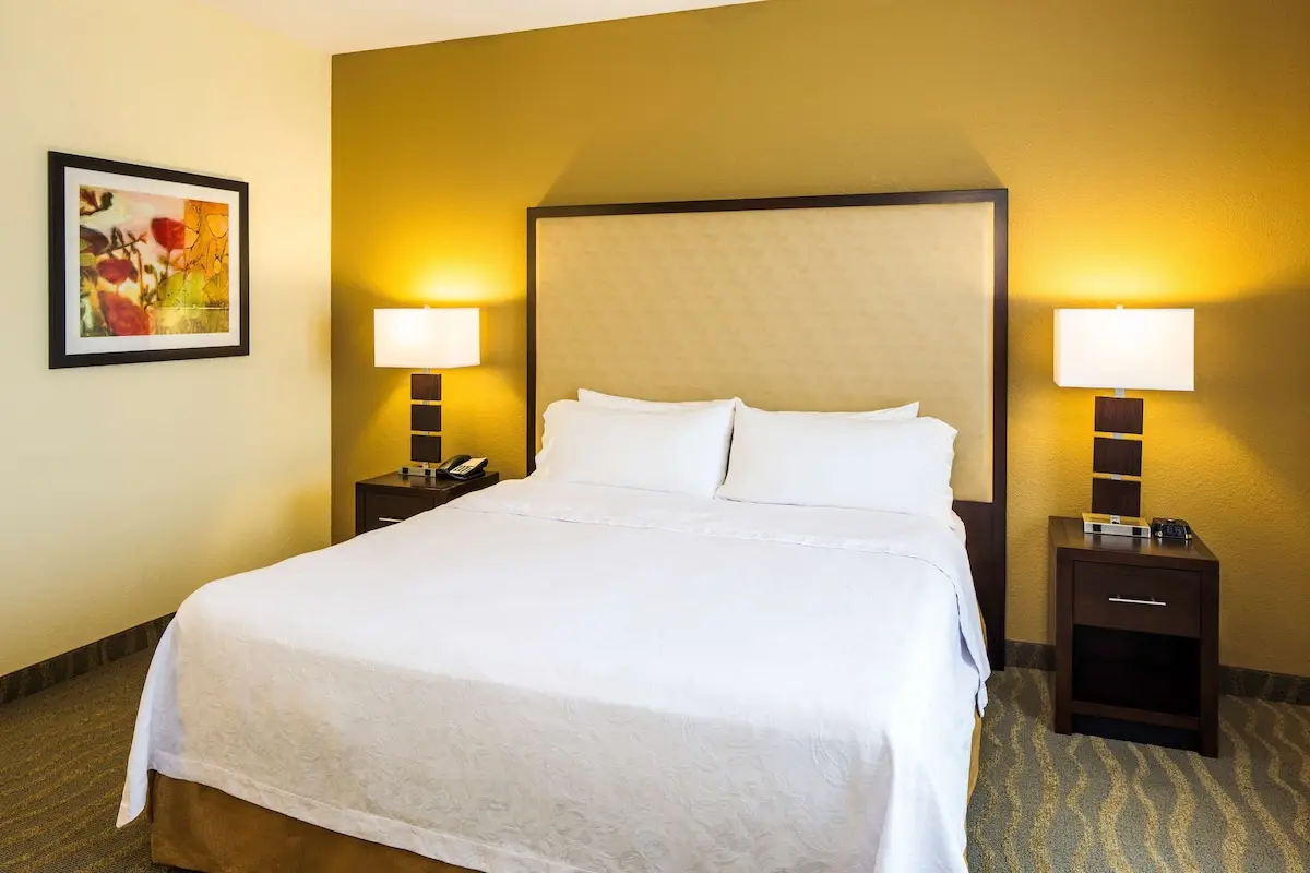 Hotels with kitchens in Audubon