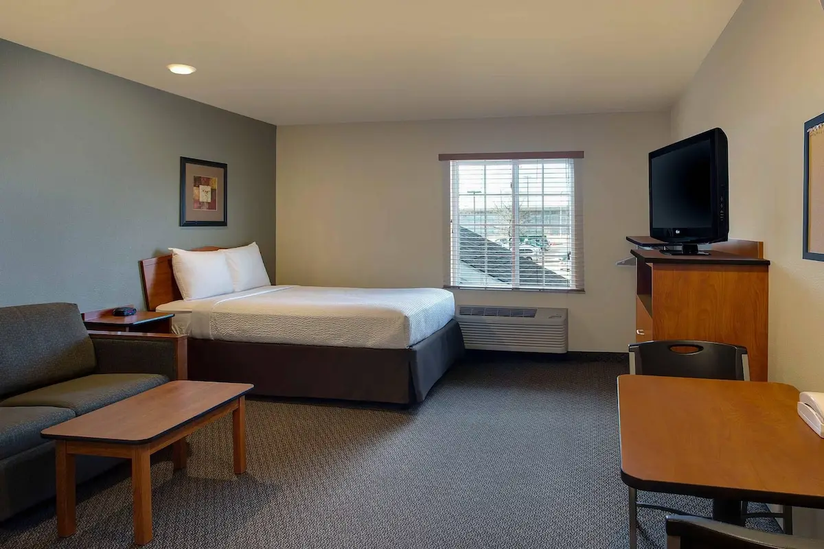 Hotels with kitchens in Suitland