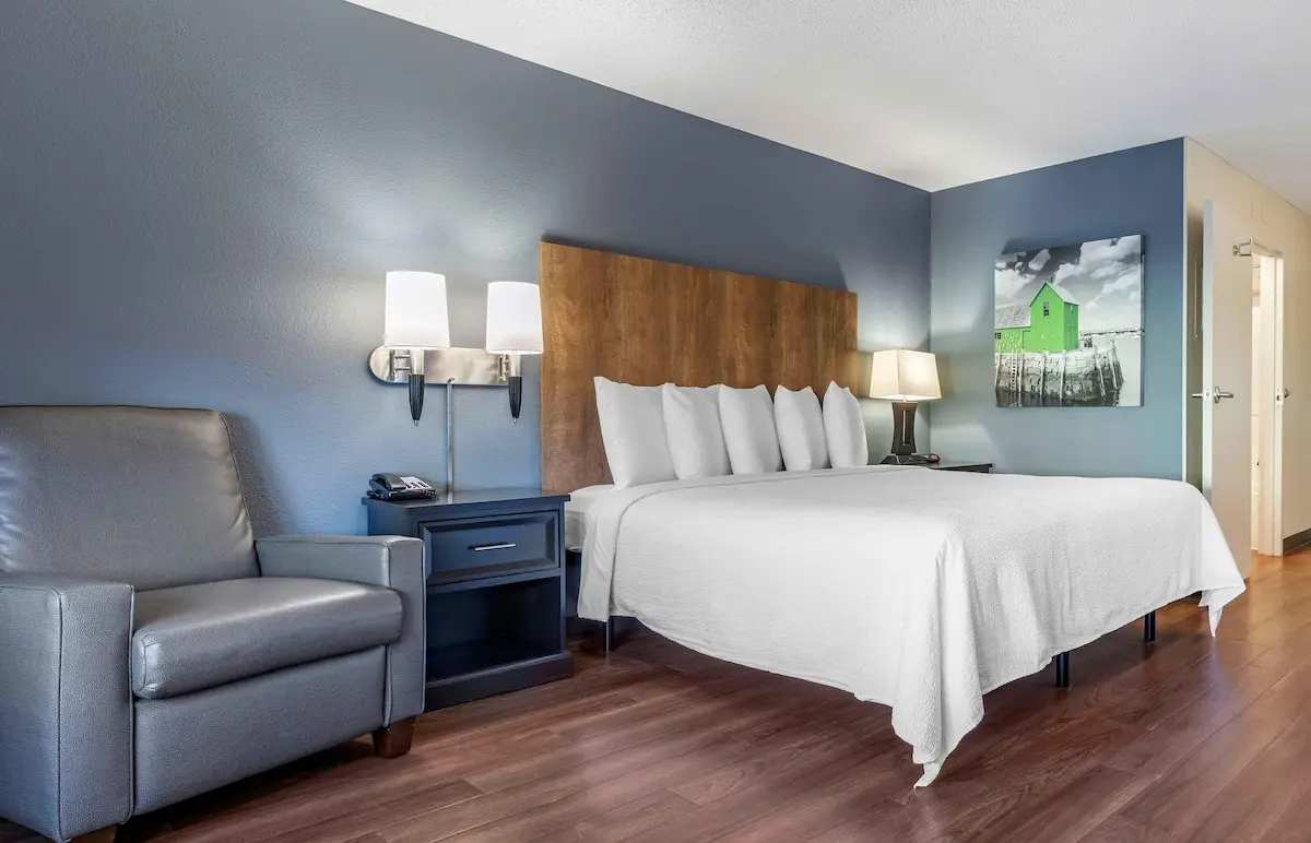 Hotels with kitchens in Alameda