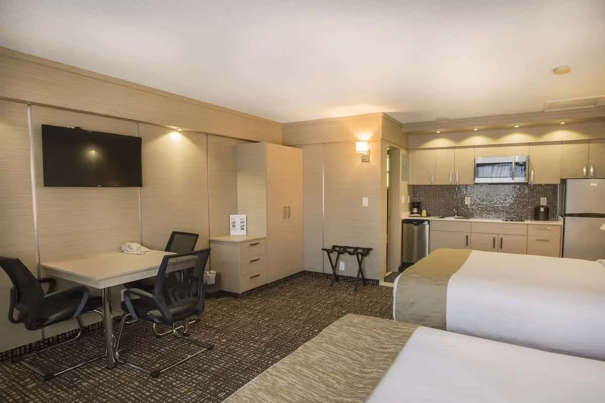 Ocean Beach Palace Hotel and Suites hotel photo 1 in Fort Lauderdale, Florida