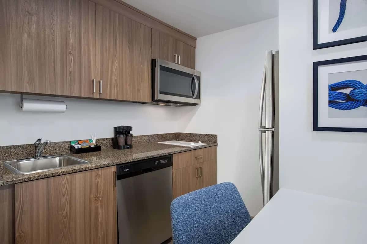 Homewood Suites by Hilton Davidson hotel photo 1 in Davidson, North Carolina