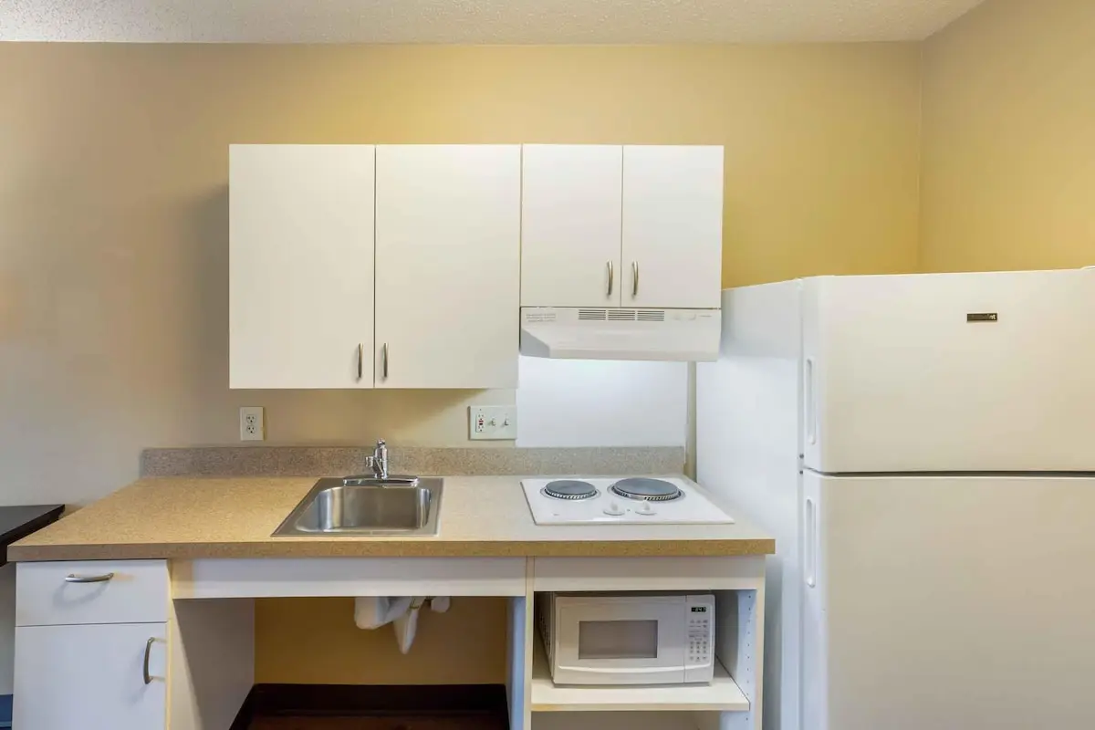 Extended Stay America Suites New York City LaGuardia Airport hotel photo 1 in Whitestone, New York