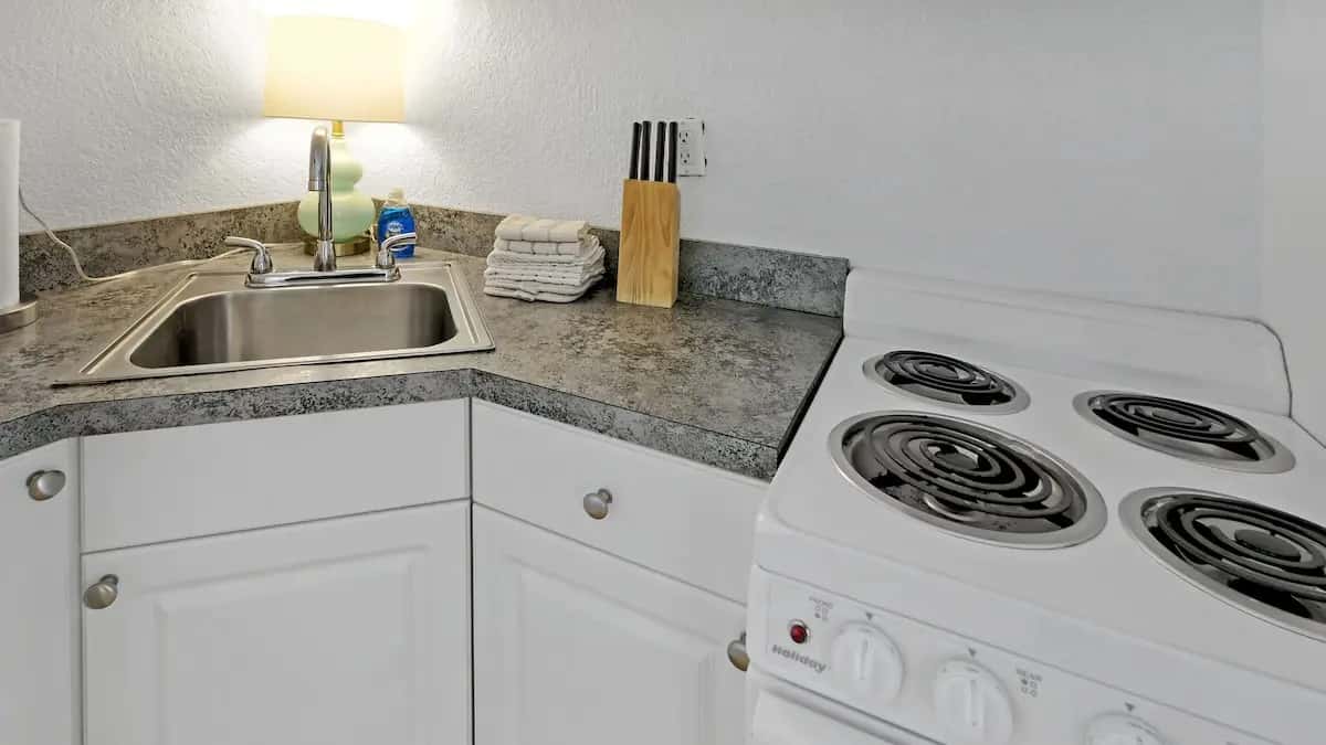 Coconut Inn hotel photo 1 in St. Pete Beach, Florida