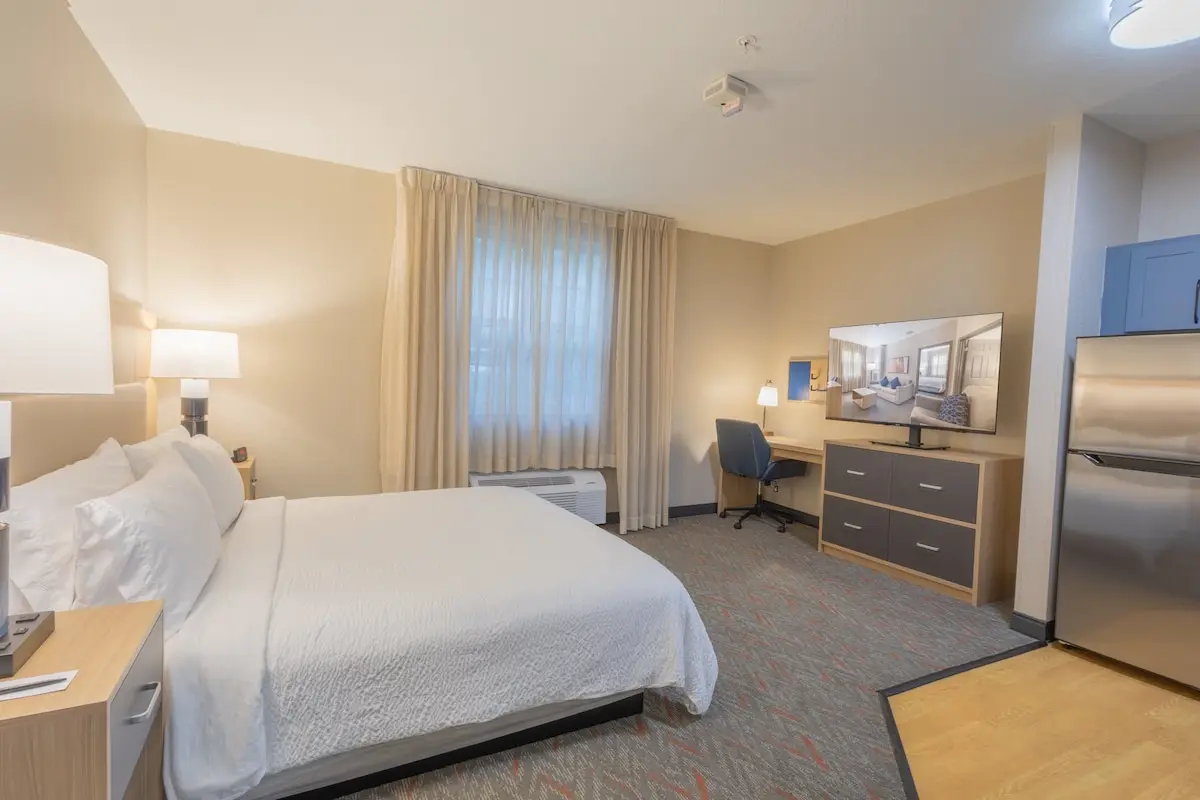 Hotels with kitchens in Miami Lakes