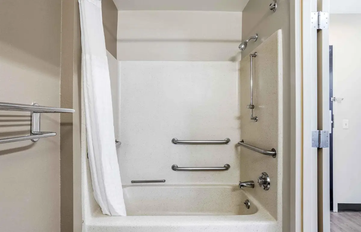 Hotels with kitchens in Burlington