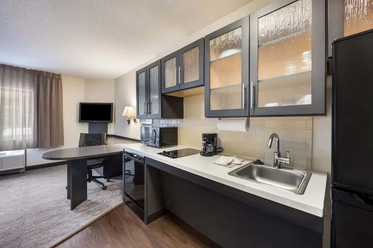 Sonesta Simply Suites Nanuet hotel photo 1 in Nanuet, New York