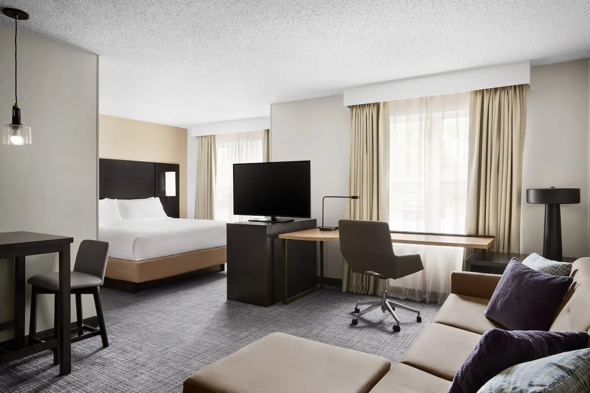 Hotels with kitchens in Langhorne