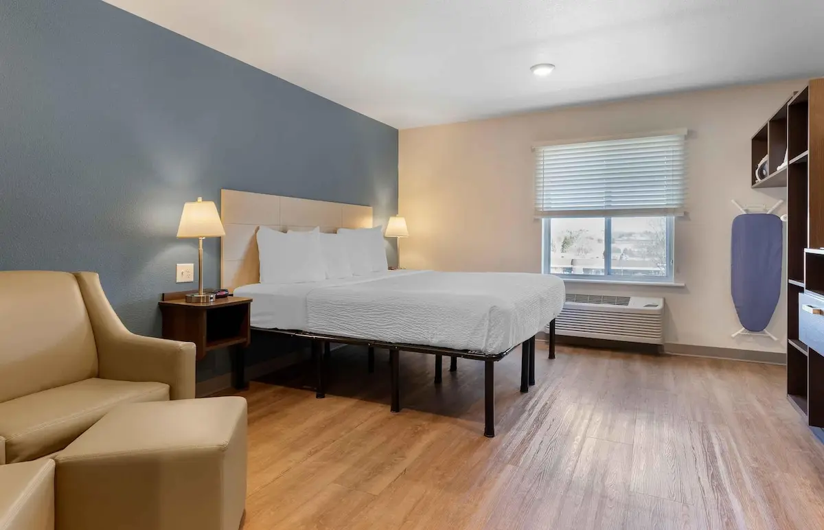 Hotels with kitchens in Mendota Heights