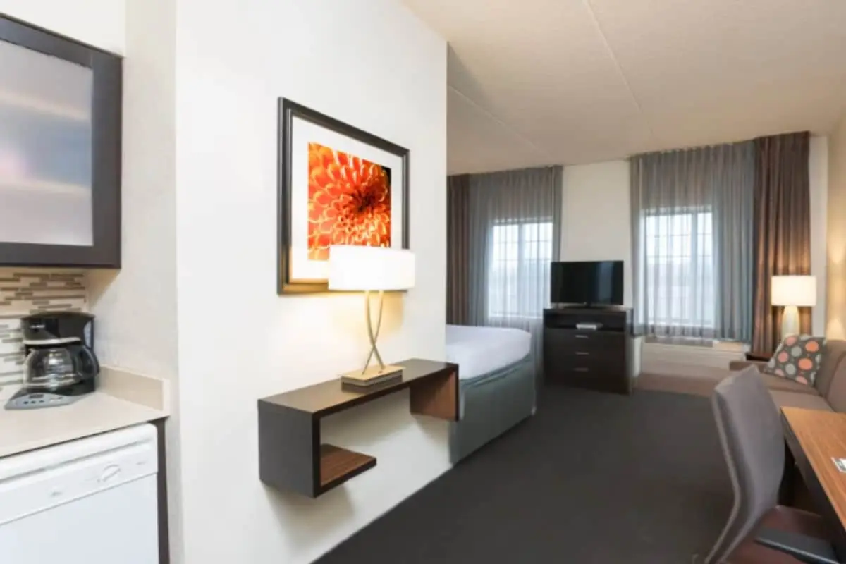 Hotels with kitchens in Villa Park