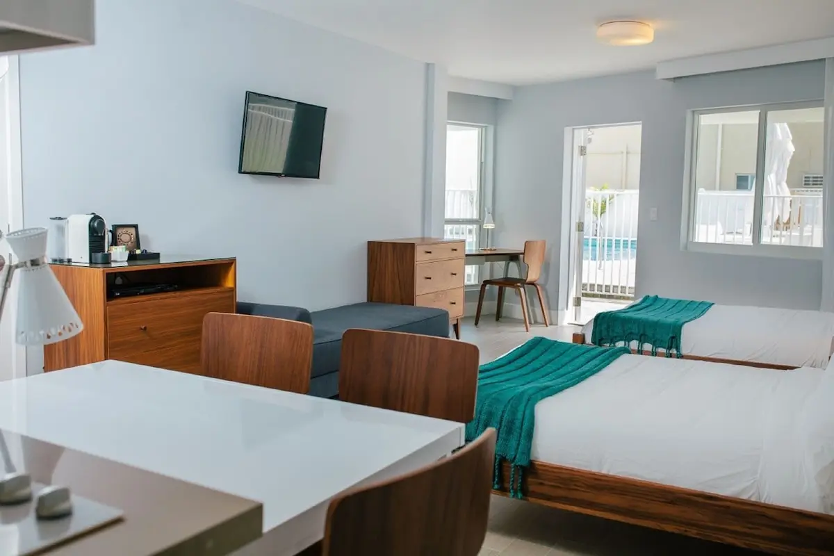 Tides Inn Hotel hotel photo 1 in Lauderdale-by-the-Sea, Florida