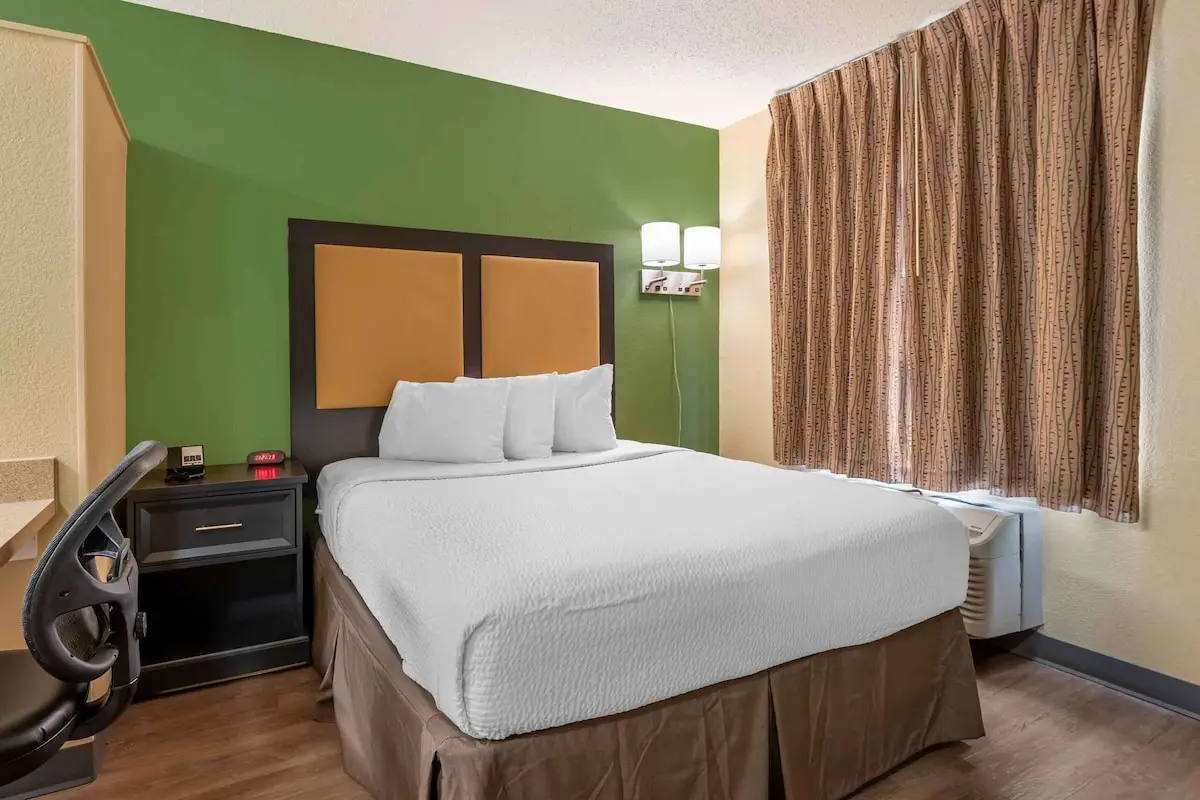 Hotels with kitchens in Buffalo Grove