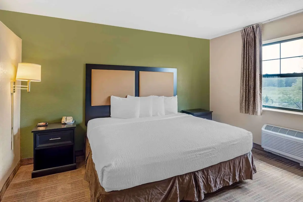 Hotels with kitchens in Rolling Meadows