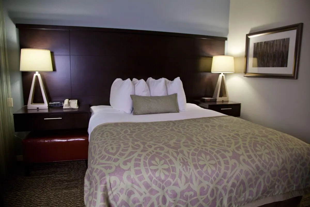 Hotels with kitchens in San Bruno