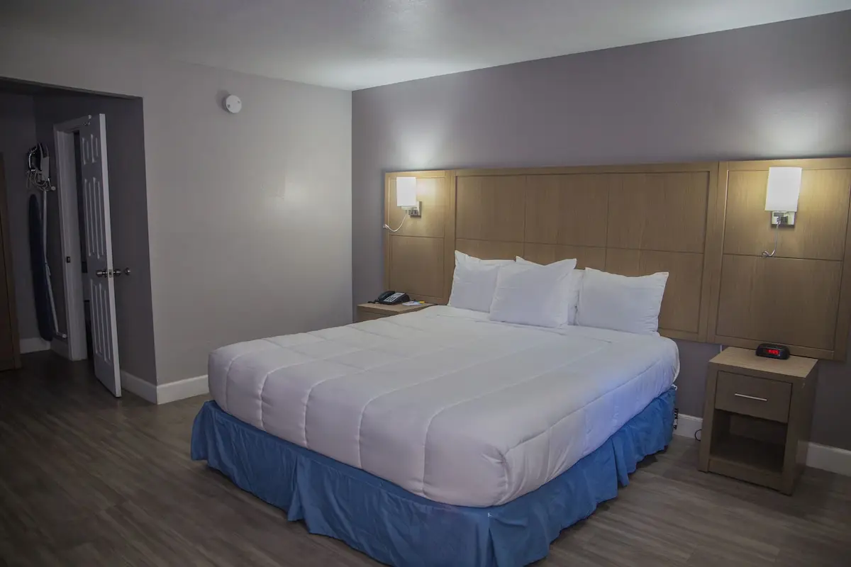 Hotels with kitchens in Redwood City