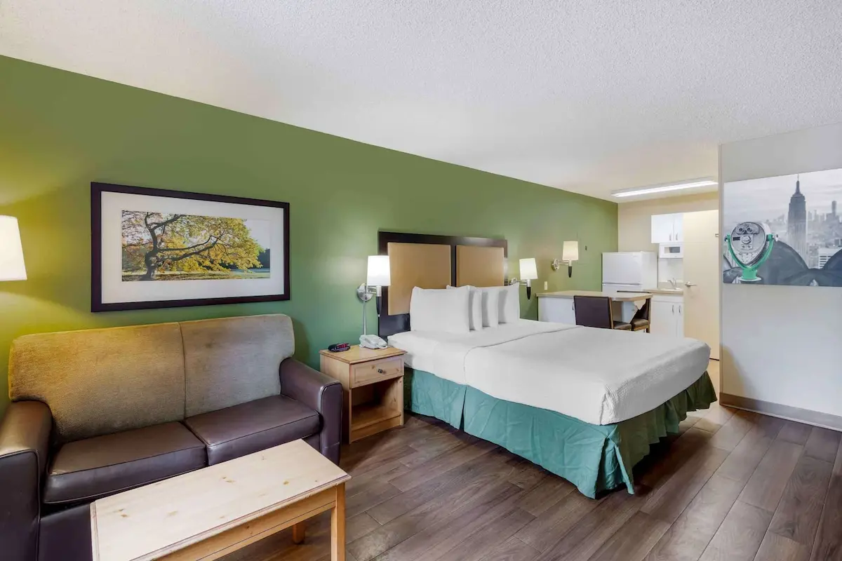 Hotels with kitchens in El Segundo