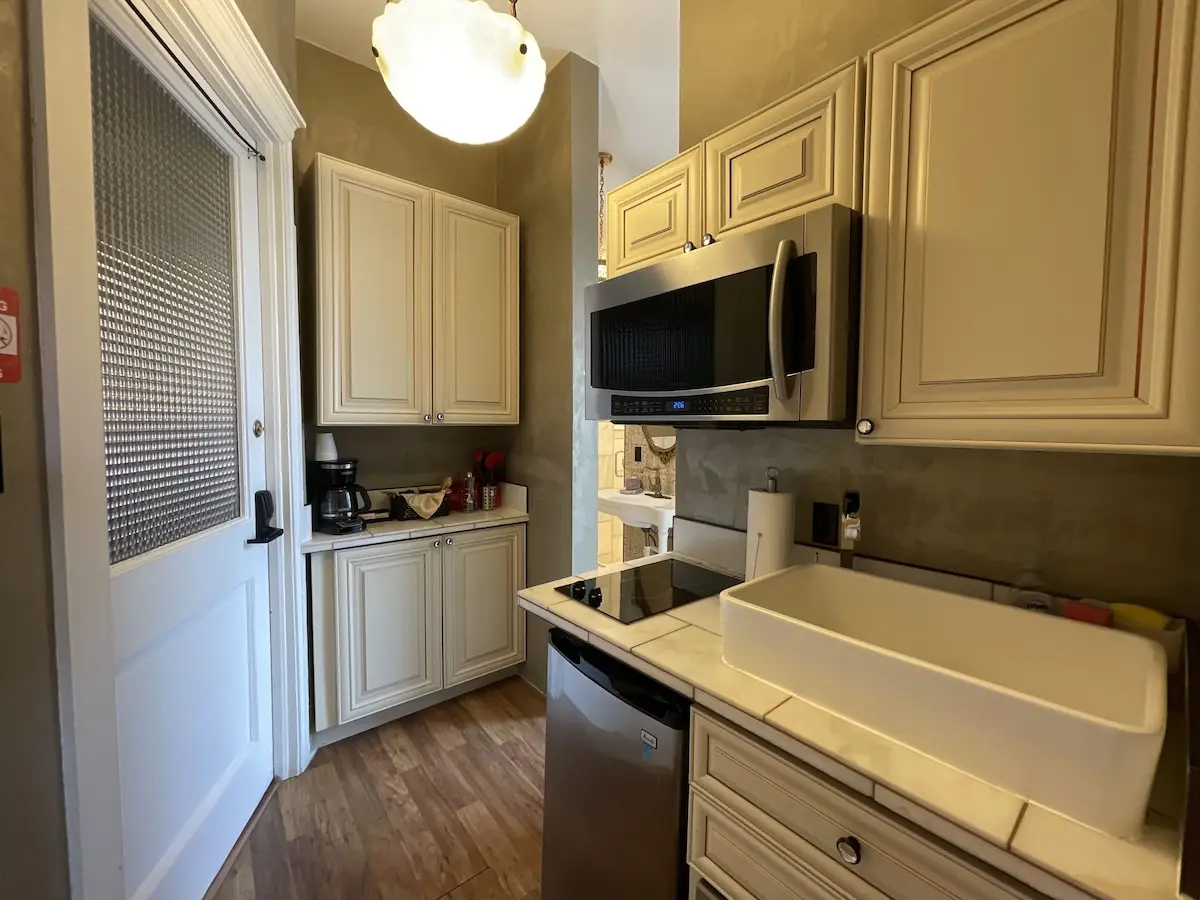 The Holiday Chalet hotel photo 1 in Denver, Colorado