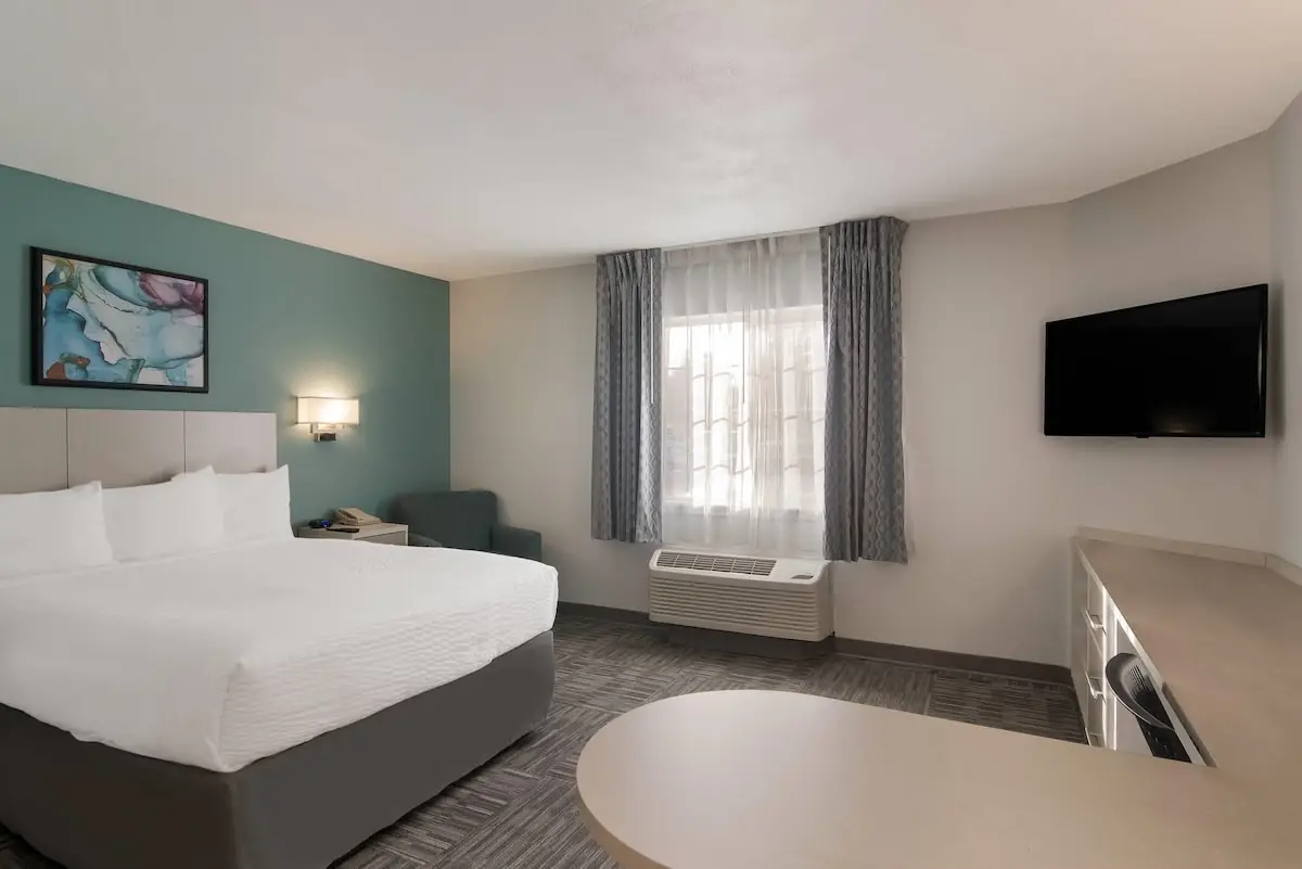 Hotels with kitchens in Centennial