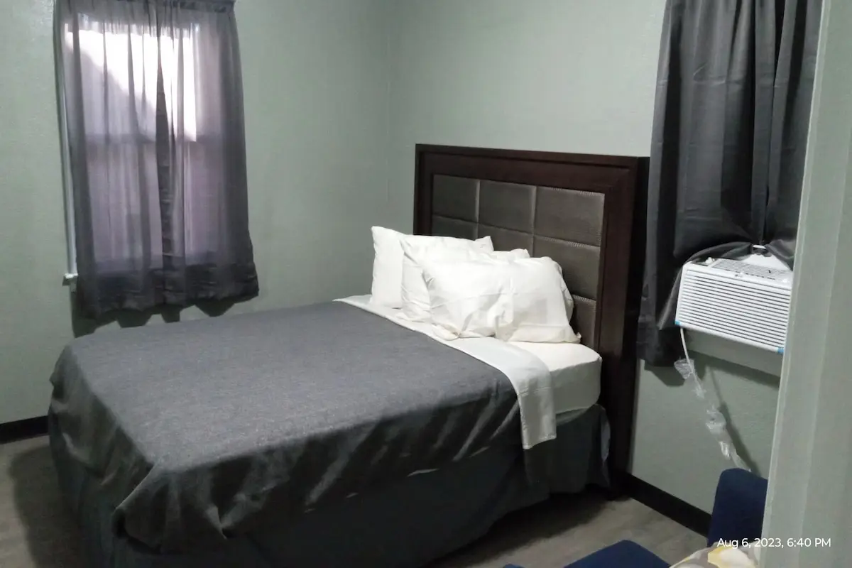 Hotels with kitchens in Sanford
