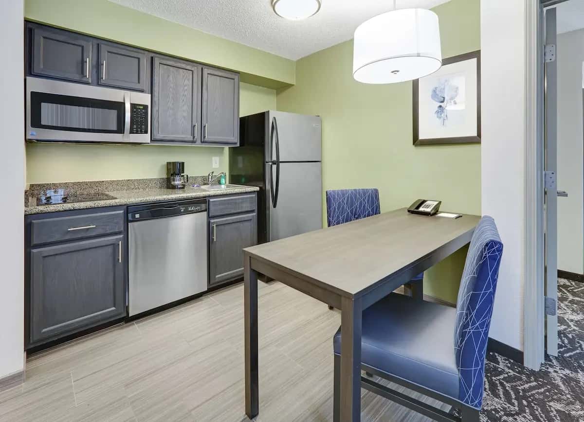 Homewood Suites by Hilton St. Louis-Chesterfield in Chesterfield, MO, listed as in-room kitchen