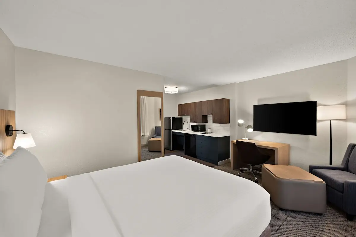 Sonesta Simply Suites Jersey City hotel photo 1 in Jersey City, New Jersey