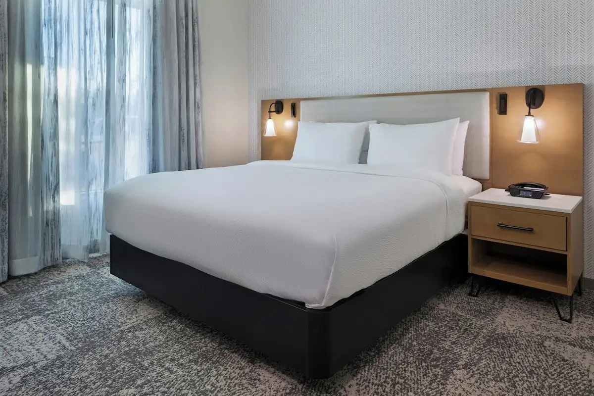 Hotels with kitchens in Chatsworth