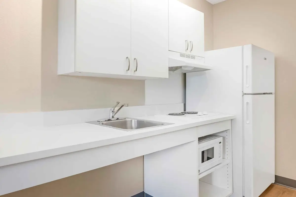 Hotels with kitchens in Simi Valley