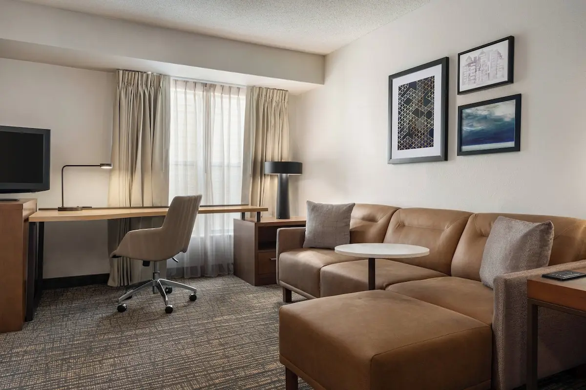 Hotels with kitchens in Woodbury