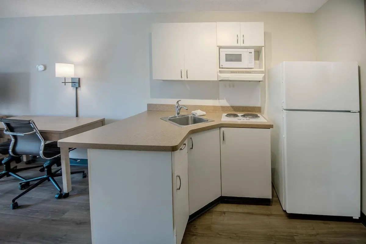 Extended Stay America Suites DC Fairfax Fair Oaks Mall hotel photo 1 in Fairfax, Virginia