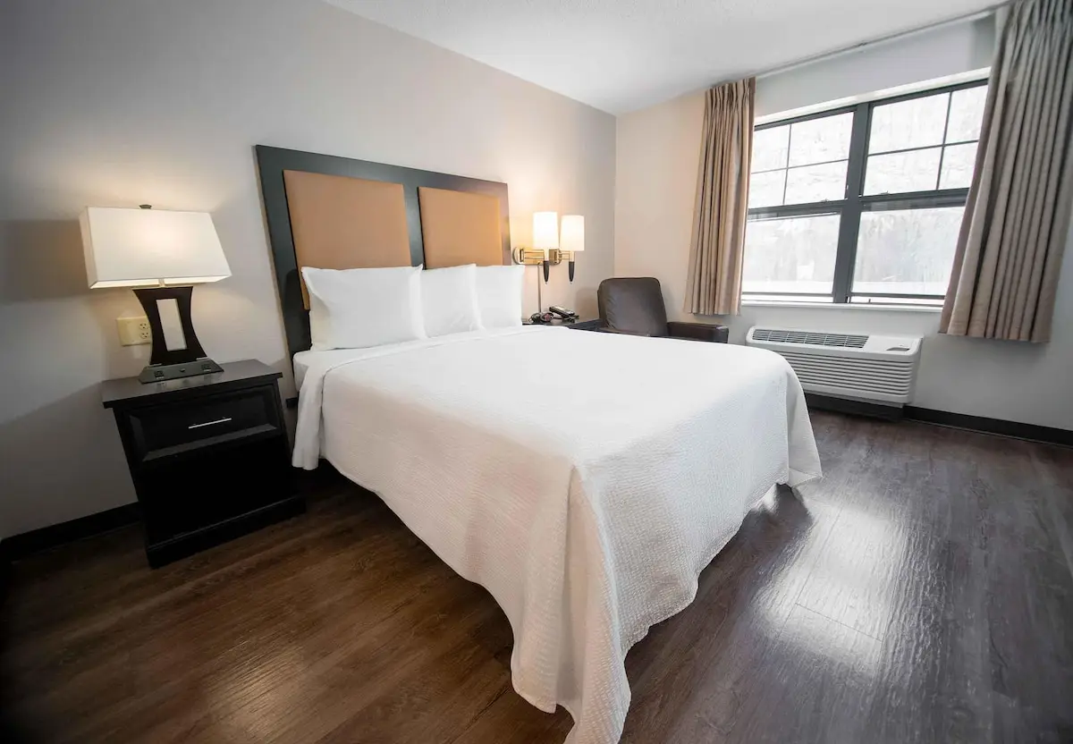 Hotels with kitchens in Oakland Park