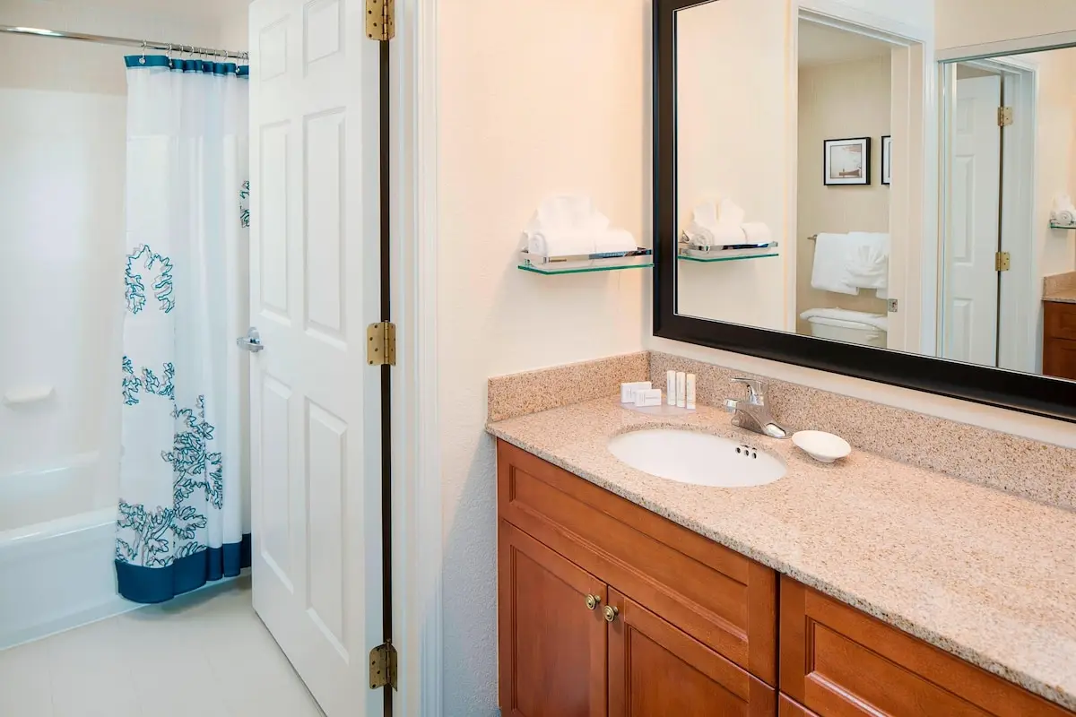 Hotels with kitchens in Saddle River