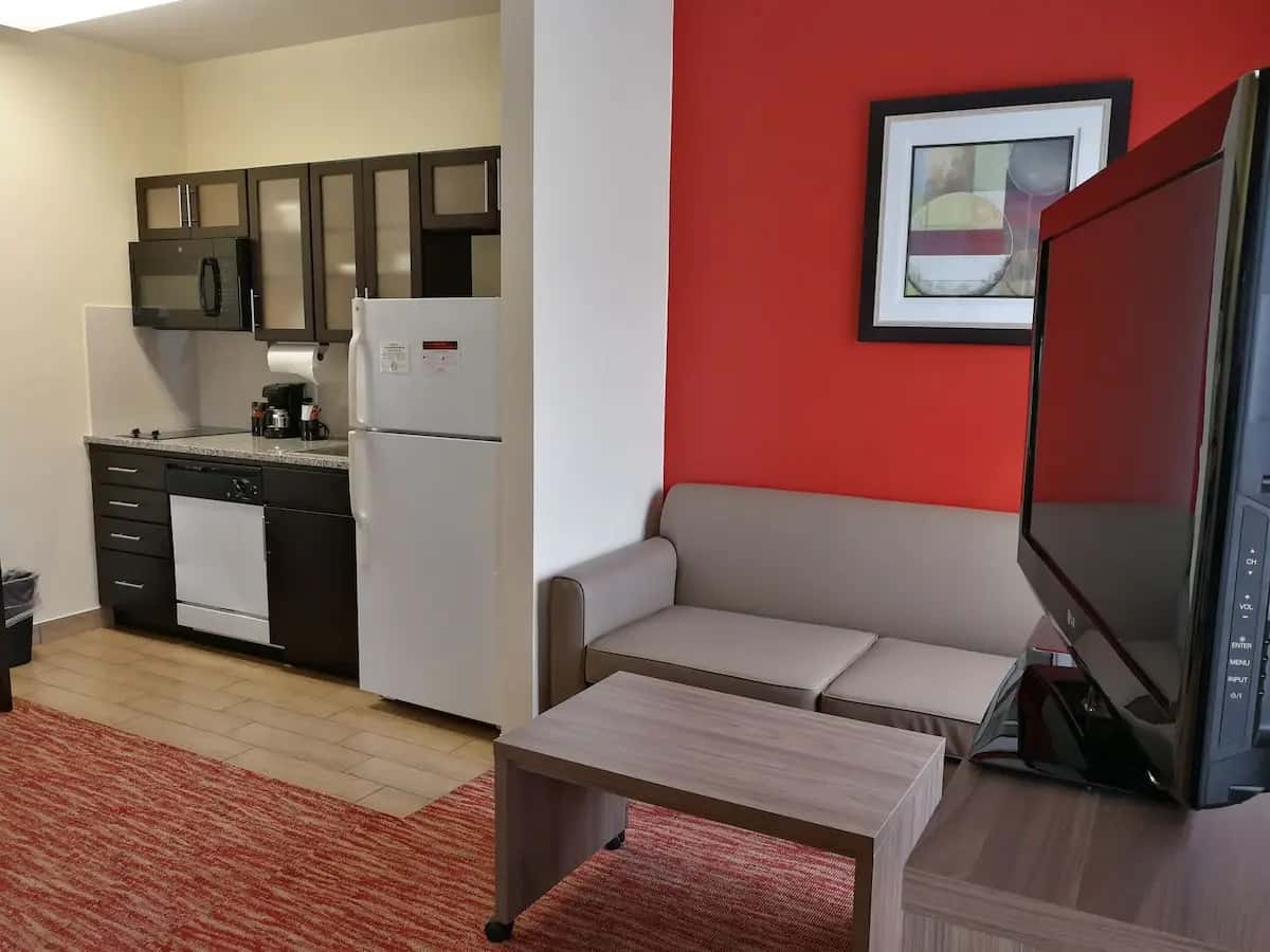 Hawthorn Suites by Wyndham Irving DFW South hotel photo 1 in Irving, Texas