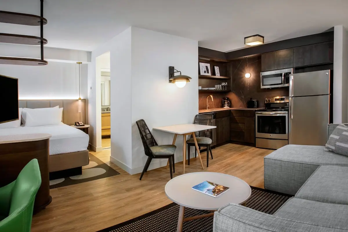 Hotels with kitchens in Aventura