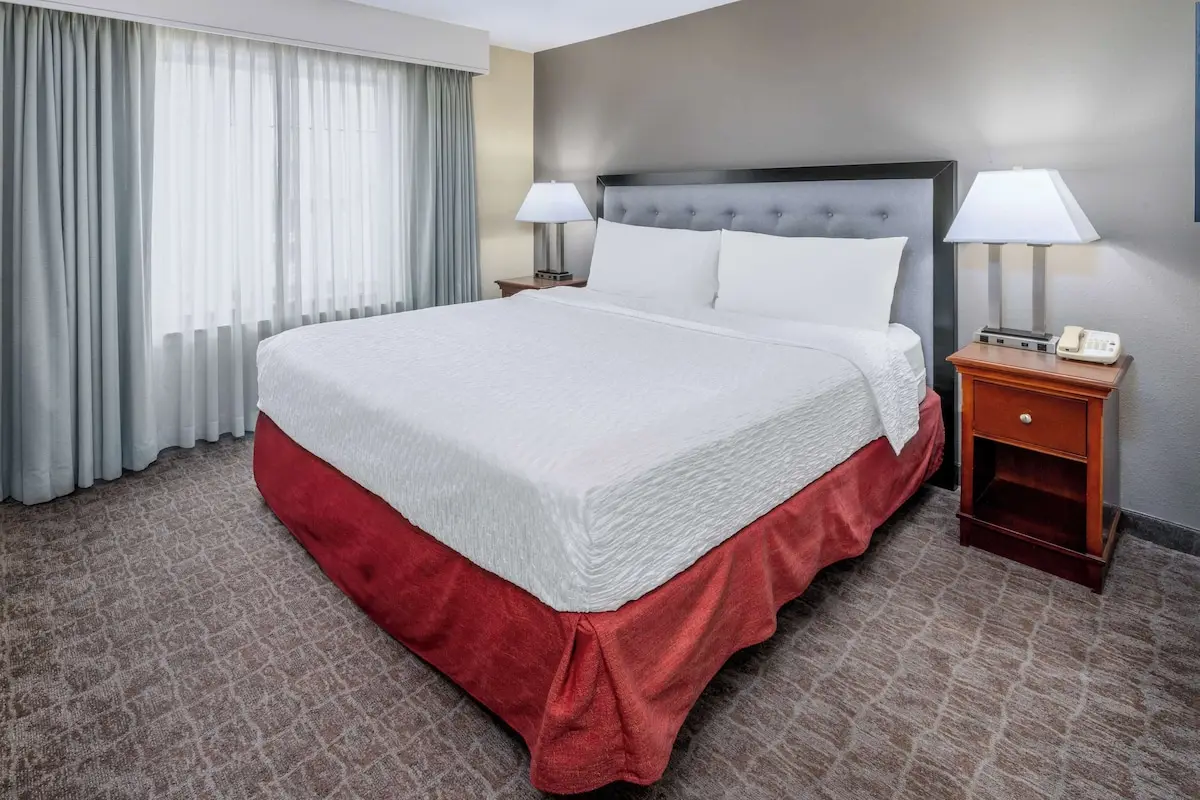 Hotels with kitchens in Littleton