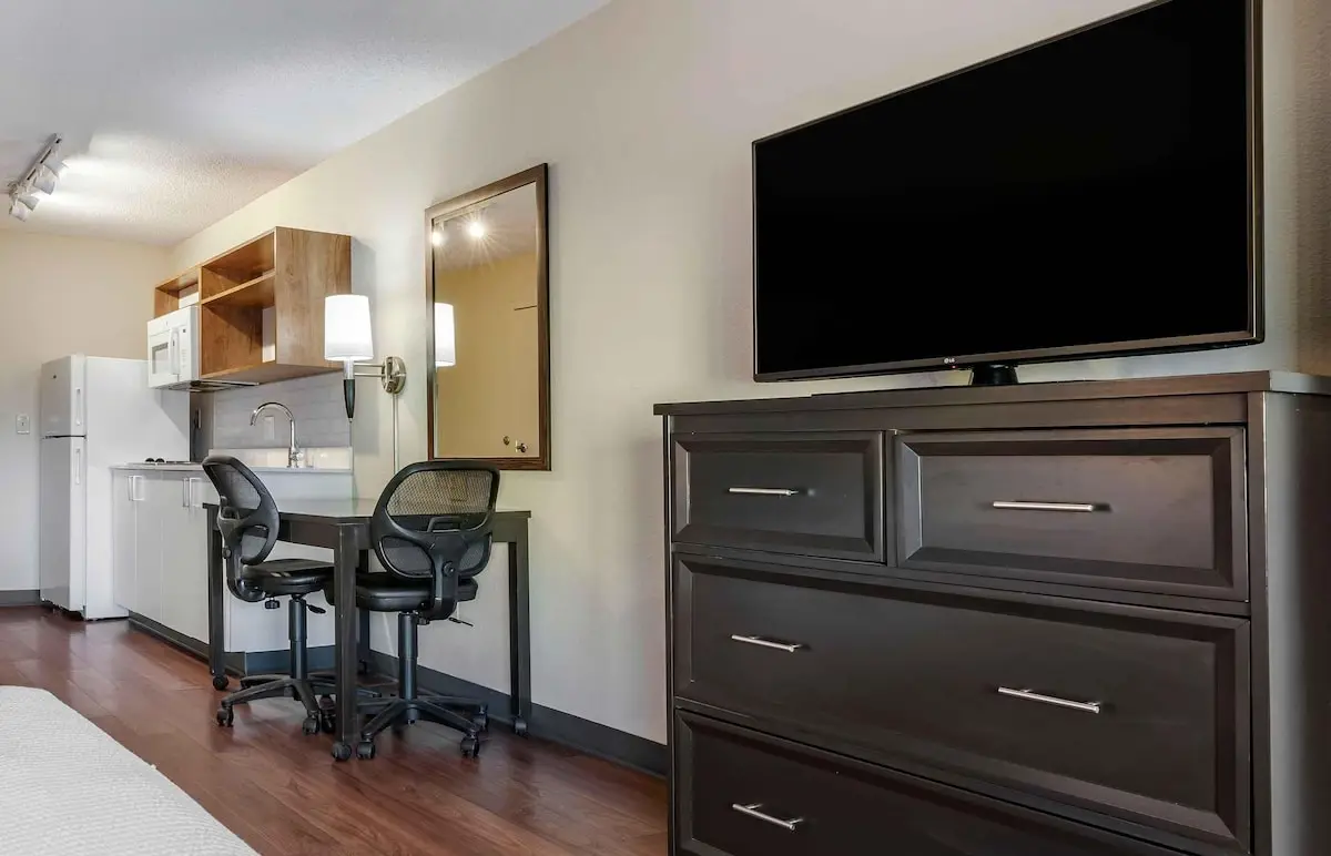 Extended Stay America Select Suites - Charlotte - University Place hotel photo 1 in Charlotte, North Carolina
